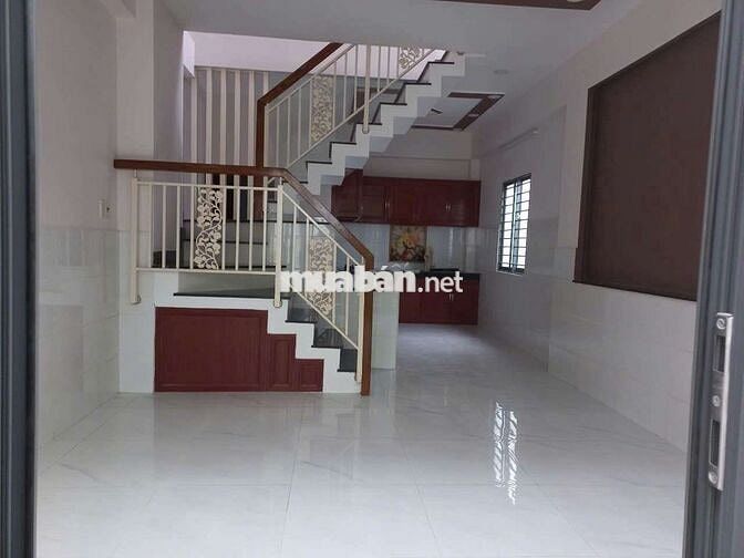 Nhà gần chợ nông sản đầu mối hóc môn