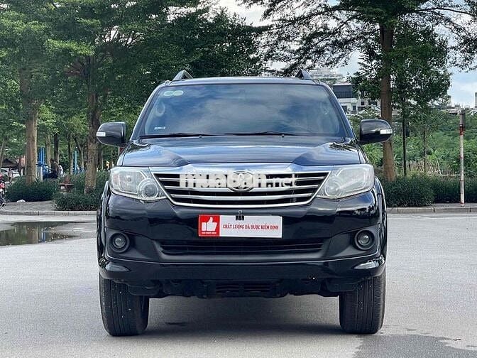 Toyota Fortuner 2013 2.7V 4x2 130000 km Đen