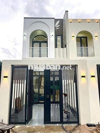 Định Cư. Cần Bán Gấp Căn Nhà Lầu Full Nội Thất Ngay Cổng Chào Bửu Long