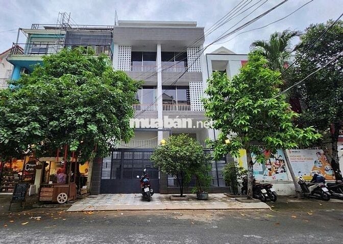 BIỆT THỰ CHO THUÊ - 344C Nguyễn Trọng Tuyển P.1 Q.TB - 8x18m 700m sàn