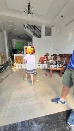 NHÀ THUE HẺM TẢI CÓ NỘI THẤT GIÁ 9 trieu