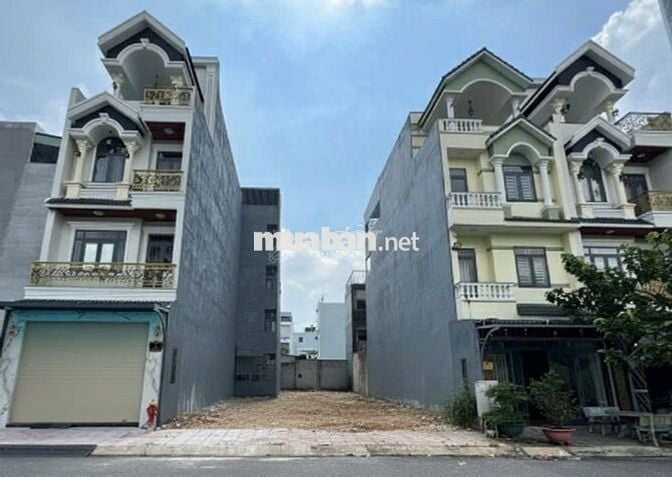 LÔ ĐẤT GIÁ CẠNH TRANH 1TỶ650 - 200m2 NGAY CHỢ ĐÊM BÀU BÀNG HCM