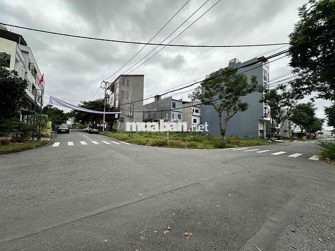 CHỦ GỬI BÁN LÔ GÓC ĐẸP – NGUYỄN XIỂN & NGUYỄN ĐÌNH TRÂN