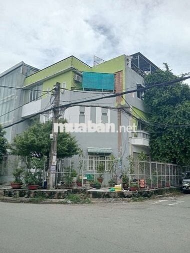 Nhà 3 tầng gốc 2 mặt tiền đường số 5 kdc bình hưng DT 6m x 11m 3 lầu