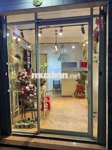 Cho Thuê Mặt Bằng Đường Số 4, Quận 3 ( MB Đông Dân Cư - KD Thoải Mái )