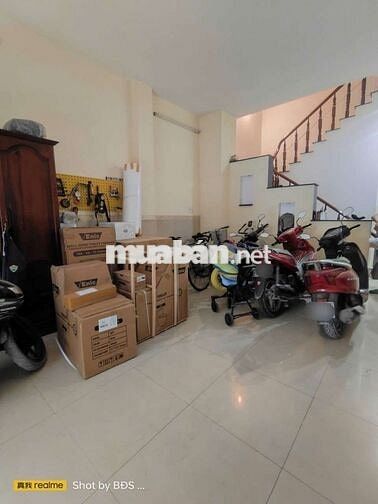 Cho thuê nhà MT 6pn, 4 máy lạnh 28tr/ tháng