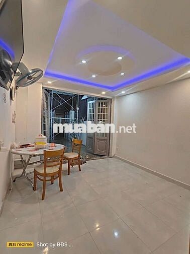 Cho thuê nhà đ23 HBC xe hơi tới của 12tr/tháng