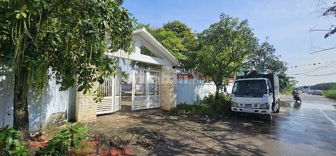 Cho thuê nhà diện tích lớn tại 69 Lê Văn Lương, Phước Kiển, Nhà Bè