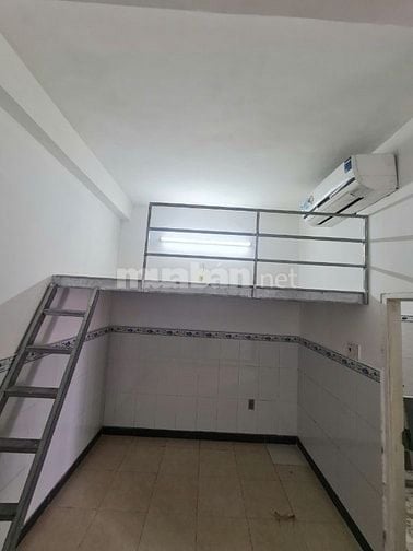 đầu tháng 12 trống 1 phòng ngay kế bên đại học kinh tế 