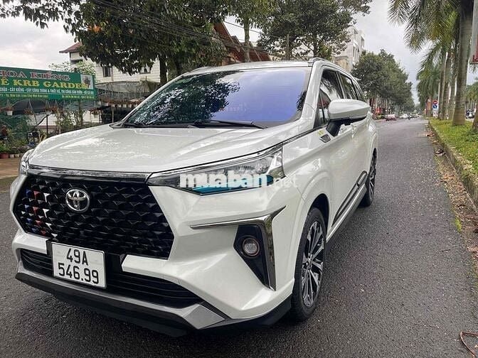 Toyota Veloz Cross Top Trắng nhập khẩu
