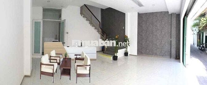 Văn phòng dt sử dụng 100m2 Gần Trung tam Q1