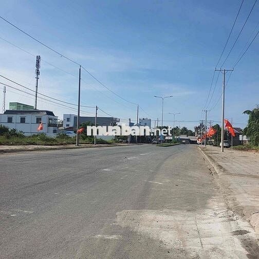 nha 1 trệt 1 lầu 1pk 3pn bếp 3wc phòng thờ. Nha đang xây dựng mới 100%