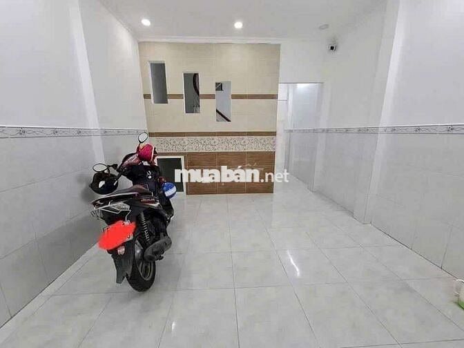 Cho thuê nhà 4m X 10m 
- KC : 1 trệt 1 lầu ( 2PN + 2WC )