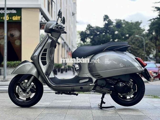 Thanh lý Vespa GTS 300cc 12/2018 Bao Zin Chất