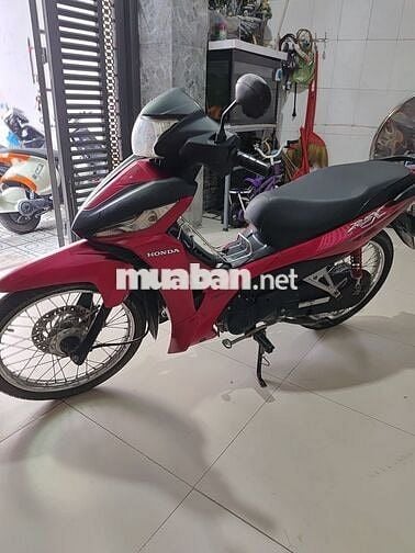 Xe đag đi Wave RSX FI 2023 Nguyên Xin. bSTP