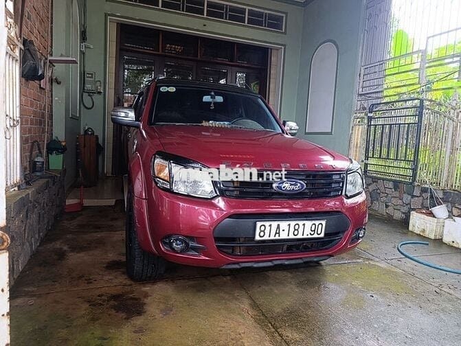 Ford Everest 2013 2.5L 4x2 MT - 230000 km