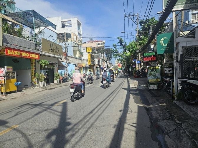 Bán đất MT ngay ngã 3 Phan Văn Trị và Nguyễn Khuyến 5x21=107m2 GPXD 1 