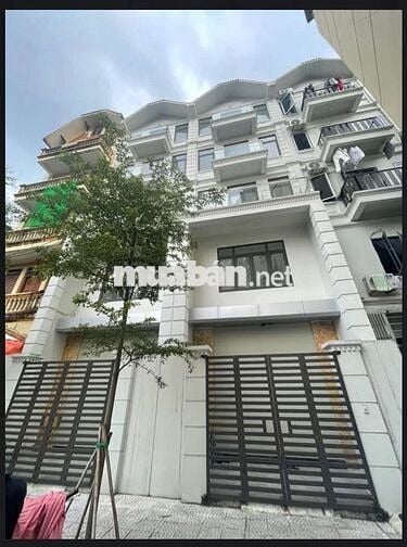 Tôi cần bán nhà Tiểu Khu Ngọc Khánh 5tầng thang máy full nội thất