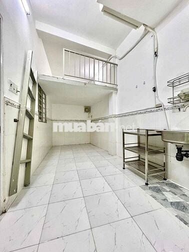 PHÒNG TRỌ CÓ GÁC MÁY LẠNH - NGAY BẮC HẢI