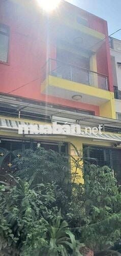 Nhà mặt tiền 4 tầng Hồng Bàng( 6,2m x 14m) q11 vị trí sầm uất