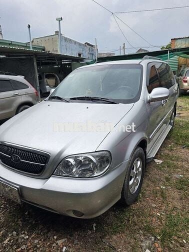 Kia Carnival GS Số sàn Bạc