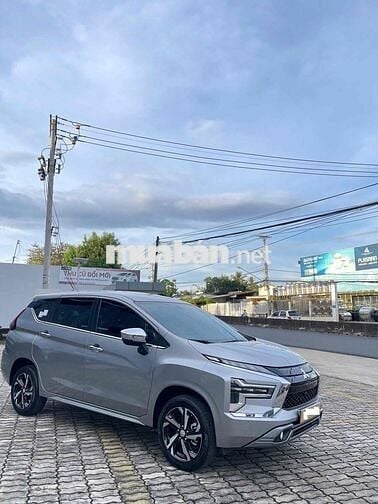 Xpander Premium Bạc MY25 - ODO 8km - Giá Hời