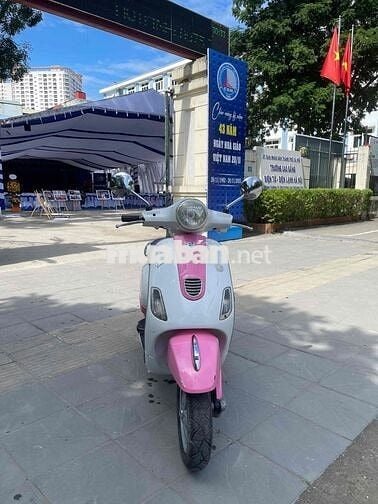 Piaggio Vespa Hồng Trắng
