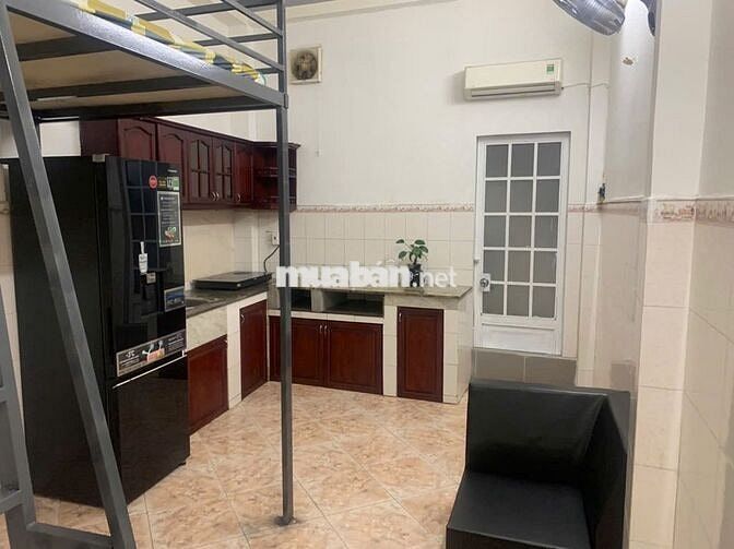 Phòng trọ có bếp Hồ Bá Kiện ngay công viên Lê Thị Riêng Q10