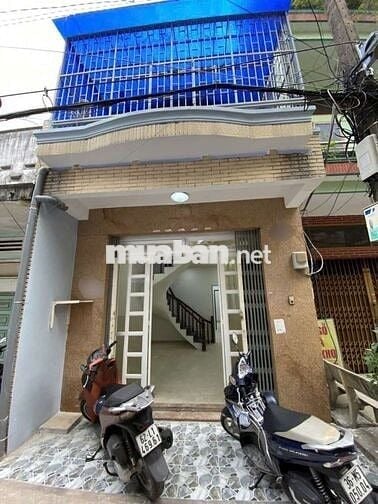 Cho thuê nhà DT : 4m ❌ 16m 
- KC : 1 trệt 1Lầu +3PN bếp  2wc ban công