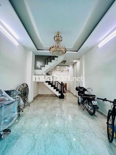 Nhà Mới Sạch Sẻ DT 4x15 1Trệt 2Lầu 3Pn 2Wc Sân Đậu Xe Máy Hẻm Xe Tải