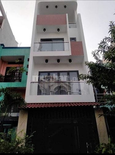 Chỉ hơn 3 tỷ. Nhà 62m2 CMT8 xây 5 tầng, gần vòng xoay Dân Chủ. Hẻm 6m