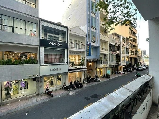 CHO THUÊ NHÀ NGUYÊN CĂN 1 TRỆT- 3 LẦU QUẬN 1