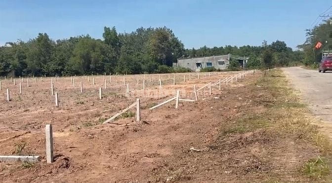 CHỈ 305TR SỎ HỮU LÔ ĐẤT MẶT TIỀN ĐƯỜNG NHỰA