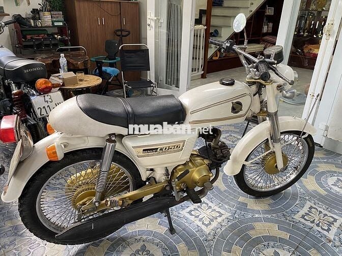 Honda CD50 màu Trắng