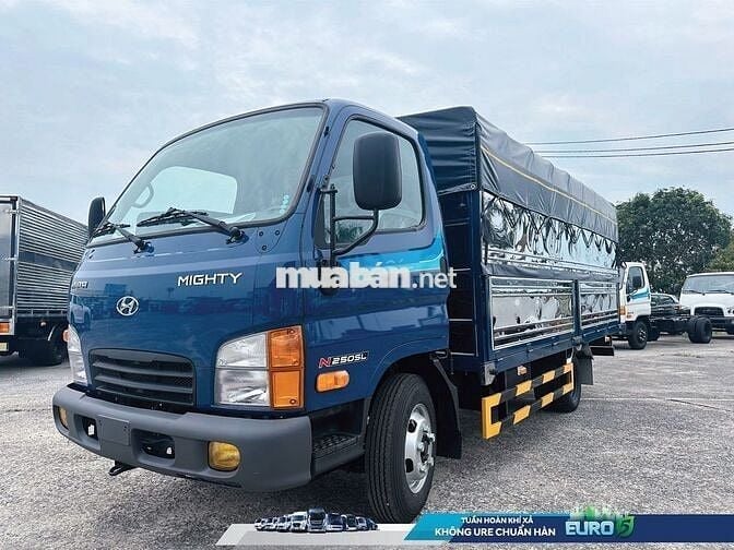 Sẵn xe giao ngay Hyundai Mighty N250SL thùng bạt