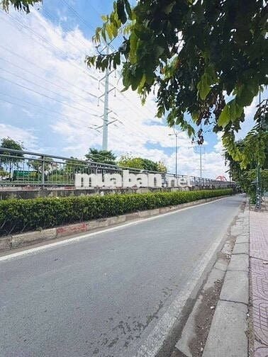 🌻Bình Thạnh🌻
🎋Khu phân lô, xe hơi vào nhà, 45c đậu cửa,84m²,4pn,6wc