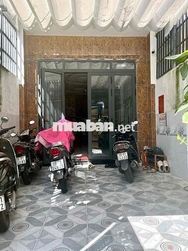 NHÀ HXT THÔNG MỚI ĐẸP 4PN QUANG TRUNG P8 GV DT 4*20M