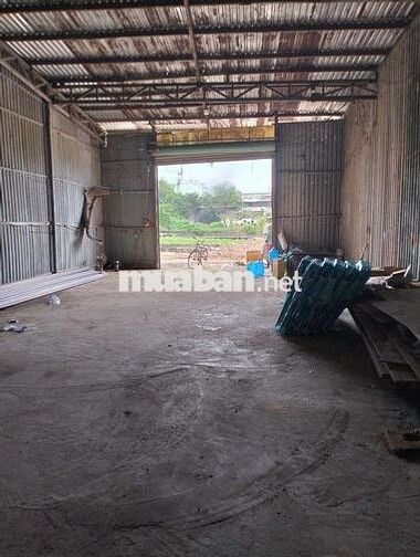 Kho 160m²(8❌20) có 3pha,có PN WC đường tải lớn tới kho,trần cao 6m