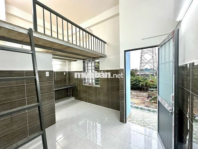 PHÒNG TRỌ SIÊU THOÁNG CÓ BAN CÔNG GẦN TRƯỜNG NTT