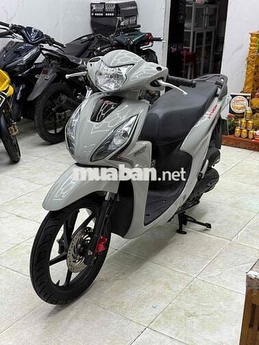 Vision 2022 odo 10 ngàn cây lốp rin theo xe còn dà