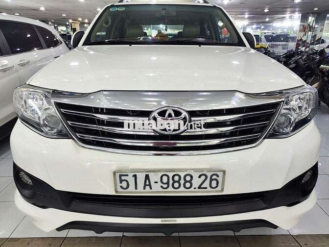 Toyota Fortuner Trắng 7 chỗ Số tự động