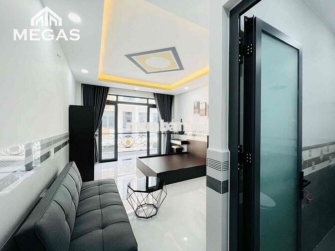 Căn Hộ Ban Công Full Nội Thất Ngay Công Viên Làng Hoa