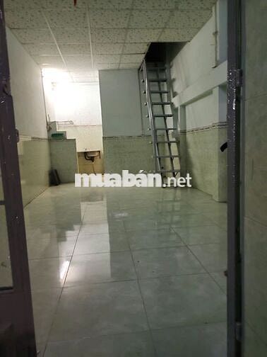 NHÀ RỘNG 50M²  NGUYÊN TẦNG GIA ĐÌNH (3-4 NGƯỜI) GIÁ ĐIỆN NƯỚC NHÀ NƯỚC