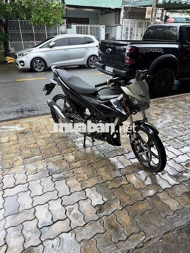 Suzuki Raider Đen Côn tay