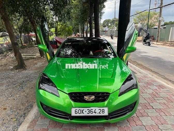 Hyundai Genesis 2010 Xanh lá