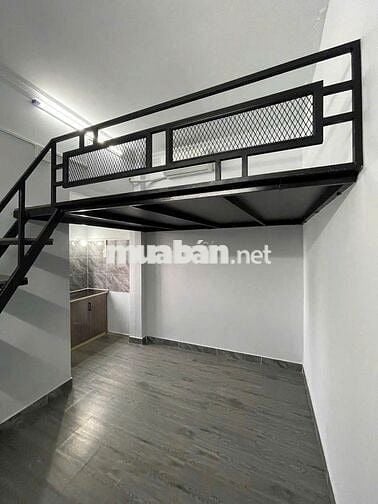 🔴Phòng rộng rãi có gác - Cửa sổ trời thoáng mát