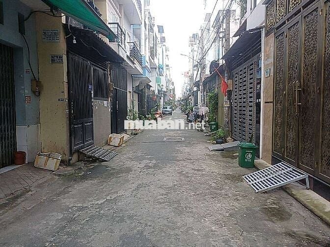 Chỉ có nhỉnh 6tỷ.Lê Văn Quới.DT 4*13.3tấm.4pn.5wc.Hẻm thông.2mặt tiền