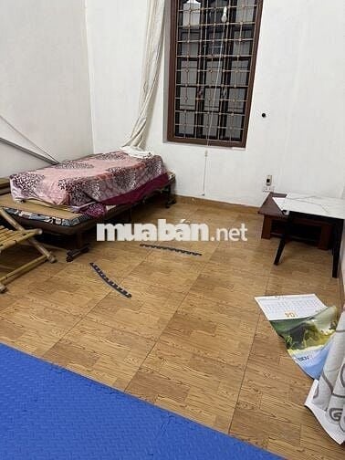 Cần cho thuê phòng trong nhà 4 tầng làm văn phòng