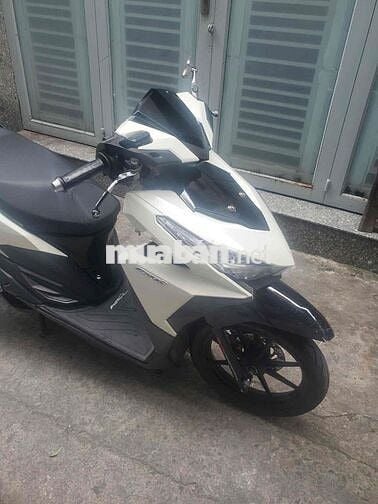 Nhà dư cần bán xe Vario 150 đời 2017 còn keng