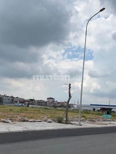 Cho thuê đất mạt tiền Lũy Bán Bích , Tân Phú , diện tích hơn:  5.000m2